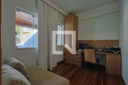 Escritório de casa à venda com 3 quartos, 400m² em Nova Floresta, Belo Horizonte