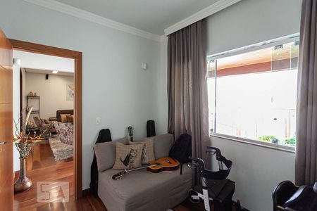 Escritório de casa à venda com 5 quartos, 400m² em Nova Floresta, Belo Horizonte