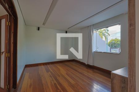 Sala de casa à venda com 3 quartos, 400m² em Nova Floresta, Belo Horizonte