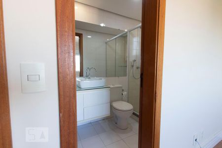 Banheiro da Suíte de apartamento para alugar com 2 quartos, 75m² em Partenon, Porto Alegre