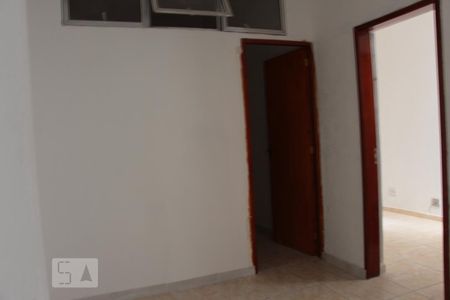 Sala/Cozinha de kitnet/studio para alugar com 2 quartos, 60m² em Vila Bertioga, São Paulo