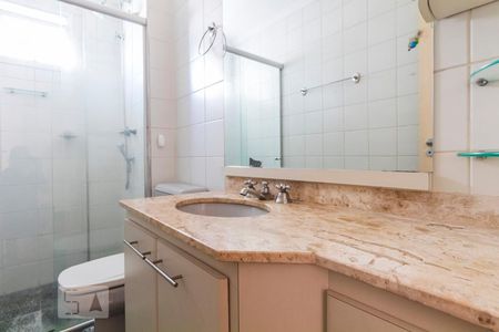 Banheiro de apartamento para alugar com 3 quartos, 101m² em Vila Monte Alegre, São Paulo