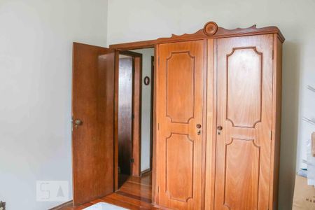 Casa para alugar com 300m², 4 quartos e 4 vagas Casa para alugar com 300m², 4 quartos e 4 vagasQuarto 3