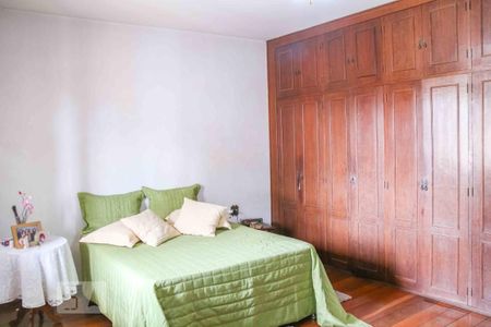 Casa para alugar com 300m², 4 quartos e 4 vagas Casa para alugar com 300m², 4 quartos e 4 vagasQuarto Suíte