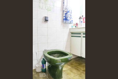 Casa para alugar com 300m², 4 quartos e 4 vagas Casa para alugar com 300m², 4 quartos e 4 vagasBanheiro da Suíte