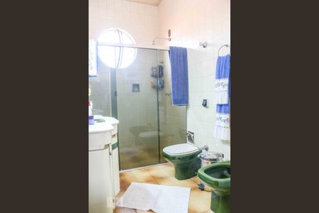 Casa para alugar com 300m², 4 quartos e 4 vagas Casa para alugar com 300m², 4 quartos e 4 vagasBanheiro Social