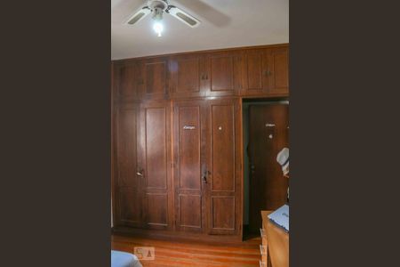 Casa para alugar com 300m², 4 quartos e 4 vagas Casa para alugar com 300m², 4 quartos e 4 vagasQuarto 1