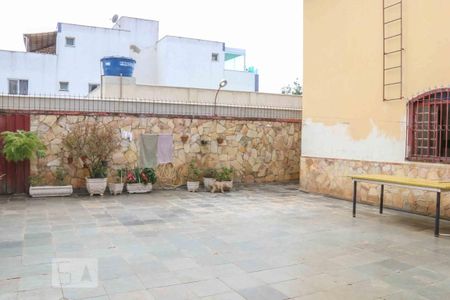 Casa para alugar com 300m², 4 quartos e 4 vagas Casa para alugar com 300m², 4 quartos e 4 vagasÁrea Externa