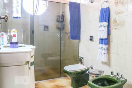 Casa para alugar com 300m², 4 quartos e 4 vagas Casa para alugar com 300m², 4 quartos e 4 vagasBanheiro Social