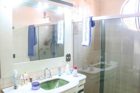 Casa para alugar com 300m², 4 quartos e 4 vagas Casa para alugar com 300m², 4 quartos e 4 vagasBanheiro Social