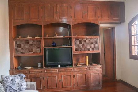 Casa para alugar com 300m², 4 quartos e 4 vagas Casa para alugar com 300m², 4 quartos e 4 vagasSala de TV superior