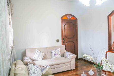 Sala de casa para alugar com 4 quartos, 300m² em Vila Cloris, Belo Horizonte