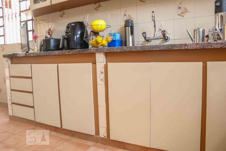 Casa para alugar com 300m², 4 quartos e 4 vagas Casa para alugar com 300m², 4 quartos e 4 vagasCozinha