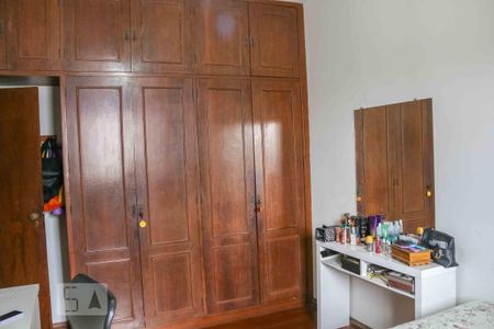 Casa para alugar com 300m², 4 quartos e 4 vagas Casa para alugar com 300m², 4 quartos e 4 vagasQuarto 2