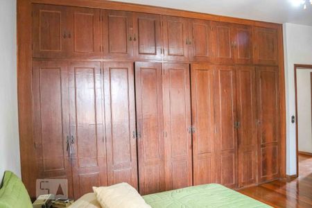 Casa para alugar com 300m², 4 quartos e 4 vagas Casa para alugar com 300m², 4 quartos e 4 vagasQuarto Suíte