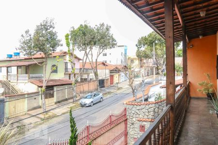 Casa para alugar com 300m², 4 quartos e 4 vagas Casa para alugar com 300m², 4 quartos e 4 vagasVaranda da Sala de TV