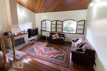 Sala de estar de casa à venda com 4 quartos, 431m² em Jardim Aida, Guarulhos