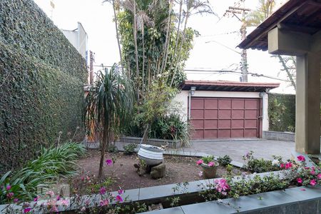 Vista sala de estar de casa à venda com 4 quartos, 431m² em Jardim Aida, Guarulhos