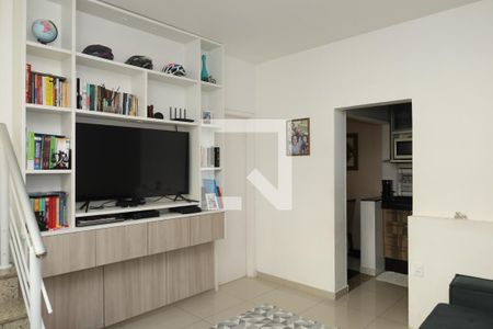 Sala de casa de condomínio à venda com 3 quartos, 83m² em Parque Sonia, São Paulo