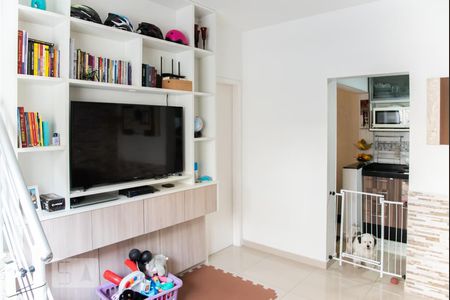 Sala de casa de condomínio à venda com 3 quartos, 83m² em Parque Sonia, São Paulo