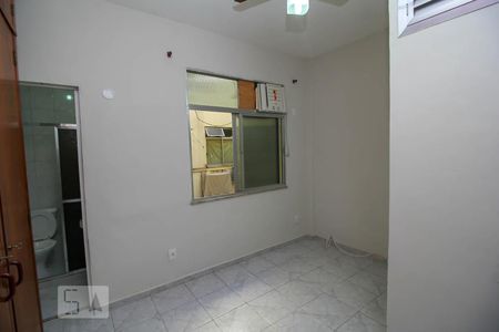 Quarto de kitnet/studio para alugar com 1 quarto, 24m² em Catete, Rio de Janeiro