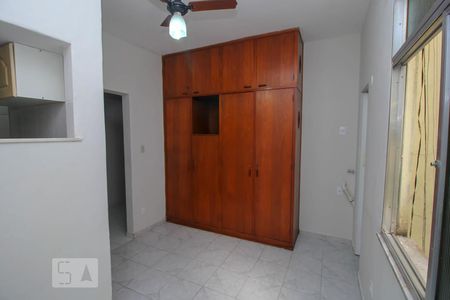 Quarto de kitnet/studio para alugar com 1 quarto, 24m² em Catete, Rio de Janeiro