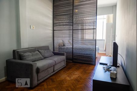 Sala de kitnet/studio para alugar com 1 quarto, 30m² em Copacabana, Rio de Janeiro