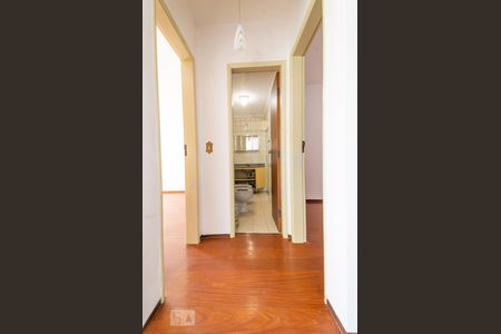 Corredor de apartamento à venda com 2 quartos, 75m² em Centro, Barueri