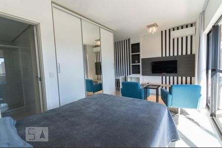 Quarto de kitnet/studio para alugar com 1 quarto, 35m² em Centro, Curitiba