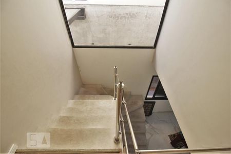 Escadas de casa à venda com 3 quartos, 138m² em Jardim Monte Kemel, São Paulo
