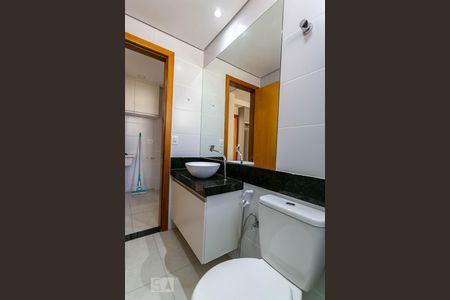 Banheiro de apartamento para alugar com 1 quarto, 40m² em Ouro Preto, Belo Horizonte