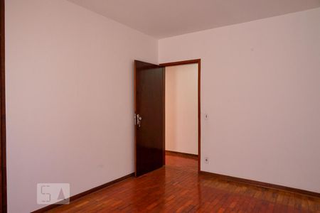 Casa à venda com 264m², 3 quartos e 4 vagas Casa à venda com 264m², 3 quartos e 4 vagasQuarto 1