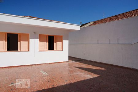 Casa à venda com 264m², 3 quartos e 4 vagas Casa à venda com 264m², 3 quartos e 4 vagasQuintal