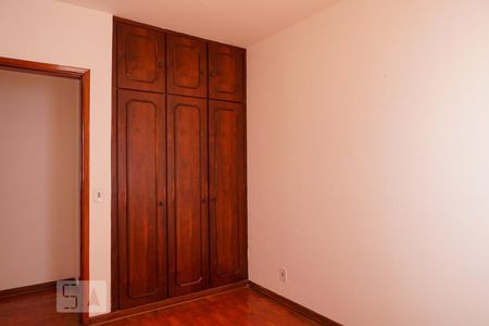 Casa à venda com 264m², 3 quartos e 4 vagas Casa à venda com 264m², 3 quartos e 4 vagasQuarto 3