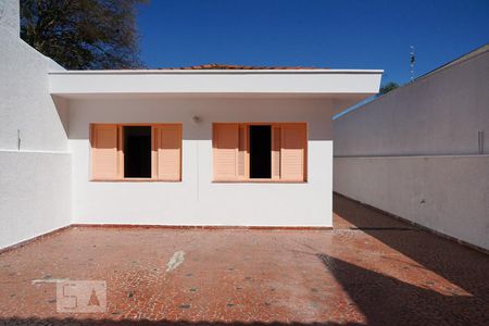 Casa à venda com 264m², 3 quartos e 4 vagas Casa à venda com 264m², 3 quartos e 4 vagasQuintal