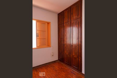 Casa à venda com 264m², 3 quartos e 4 vagas Casa à venda com 264m², 3 quartos e 4 vagasQuarto 1