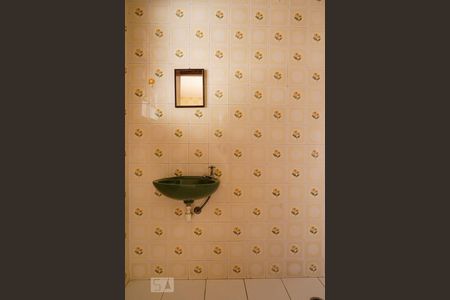 Casa à venda com 264m², 3 quartos e 4 vagas Casa à venda com 264m², 3 quartos e 4 vagasBanheiro de Serviço