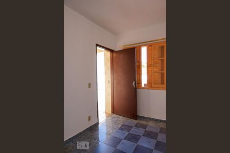 Casa à venda com 264m², 3 quartos e 4 vagas Casa à venda com 264m², 3 quartos e 4 vagasQuarto de serviço