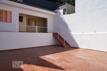 Casa à venda com 264m², 3 quartos e 4 vagas Casa à venda com 264m², 3 quartos e 4 vagasQuintal