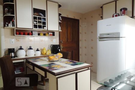 Apartamento à venda com 90m², 2 quartos e 1 vaga Apartamento à venda com 90m², 2 quartos e 1 vagaCozinha