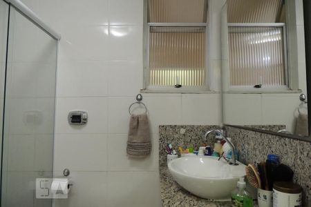 Apartamento à venda com 90m², 2 quartos e 1 vaga Apartamento à venda com 90m², 2 quartos e 1 vagaBanheiro