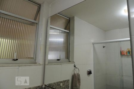 Apartamento à venda com 90m², 2 quartos e 1 vaga Apartamento à venda com 90m², 2 quartos e 1 vagaBanheiro