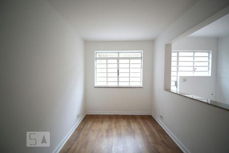 Sala de casa para alugar com 2 quartos, 150m² em Jardim Petrópolis, São Paulo