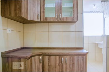 Cozinha de apartamento para alugar com 2 quartos, 55m² em Vila Mangalot, São Paulo