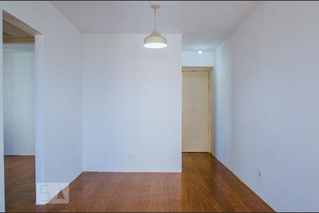 Sala de apartamento para alugar com 2 quartos, 55m² em Vila Mangalot, São Paulo