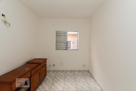 quarto de casa para alugar com 2 quartos, 35m² em Vila Santa Clara, São Paulo