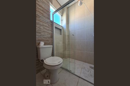 Banheiro Quarto 1 de apartamento para alugar com 2 quartos, 58m² em Vila Barcelona, Sorocaba