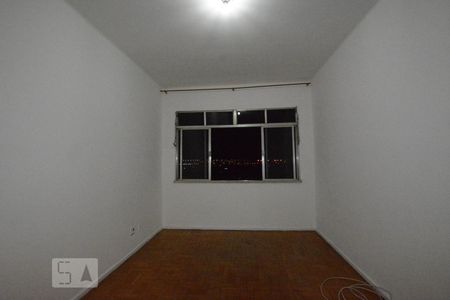 Apartamento à venda com 70m², 2 quartos e sem vagaSala