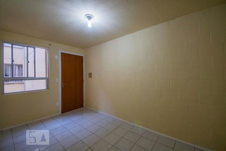 Sala  de apartamento para alugar com 2 quartos, 40m² em Rubem Berta, Porto Alegre