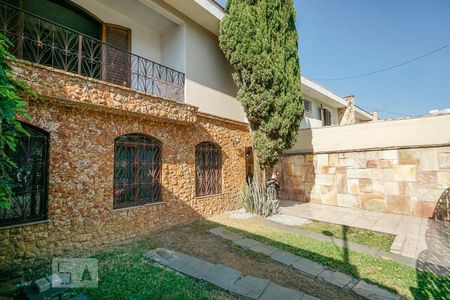 Casa para alugar com 268m², 3 quartos e 6 vagas Casa para alugar com 268m², 3 quartos e 6 vagasEntrada